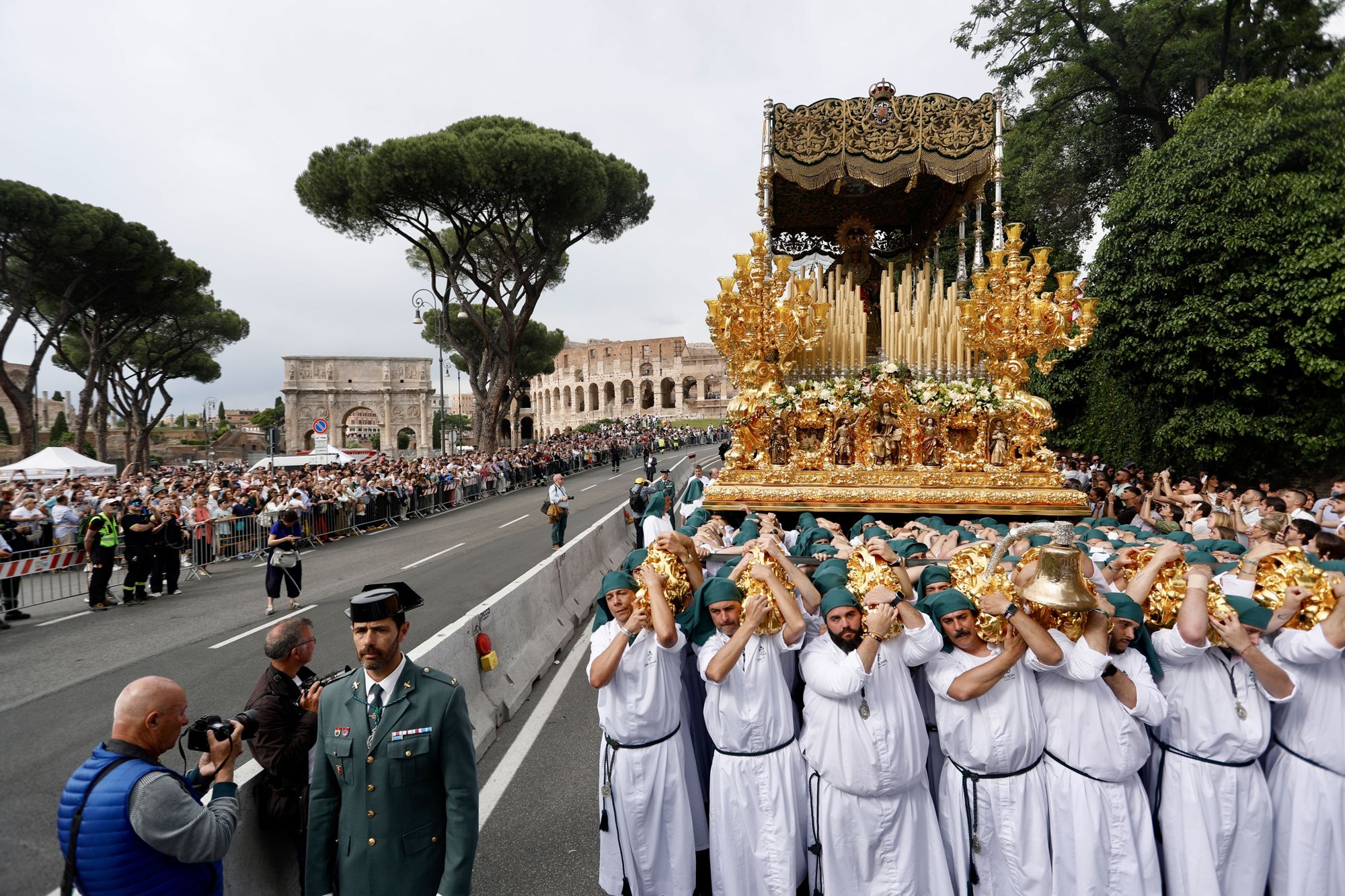 Gran procesión por el Jubileo de las Cofradías, en fotos