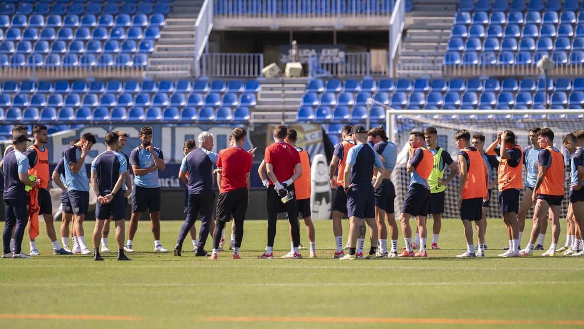 Última sesión del Málaga CF en La Rosaleda antes de recibir al Sporting.