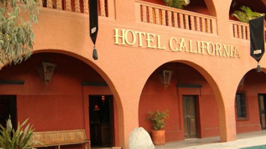 The Eagles denuncian al Hotel California mexicano