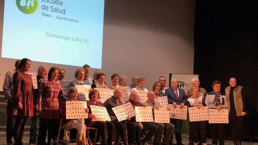 Los recién jubilados de Tineo lo celebran con una fiesta