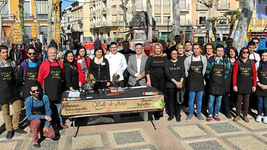 El Coso acoge el Taller del Jamón Solidario