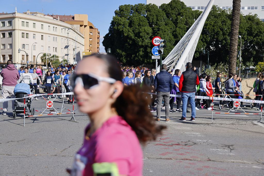Imágenes del recorrido de la Carrera de la Mujer: avenida Pío Baroja y puente del Reina Sofía (I)