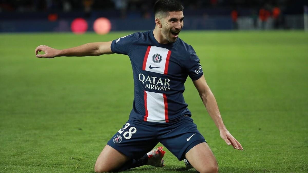 Carlos Soler, celebrando un gol con el PSG