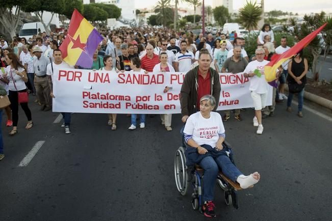 UNAS 15.000 PERSONAS MARCHAN EN FUERTEVENTURA ...