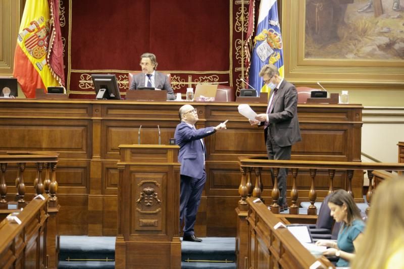 Pleno del Parlamento de Canarias  preside Gustavo Matos , presidente del gobierno , Victor Torres   | 19/05/2020 | Fotógrafo: Delia Padrón