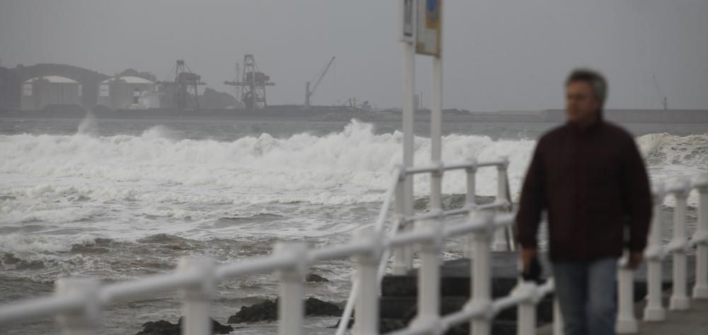 Oleaje en Gijón