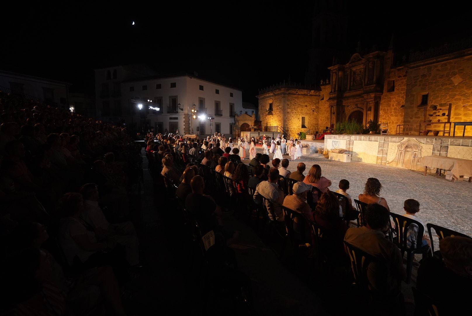 La Vaquera de la Finojosa alza el telón del teatro popular en la provincia de Córdoba