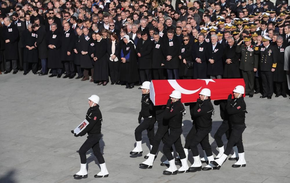 Funeral por las víctimas del atentado en Estambul