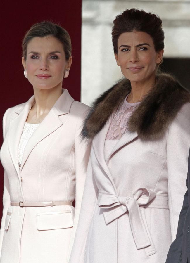 Letizia Ortiz y Juliana Awada con looks de rosa en Madrid