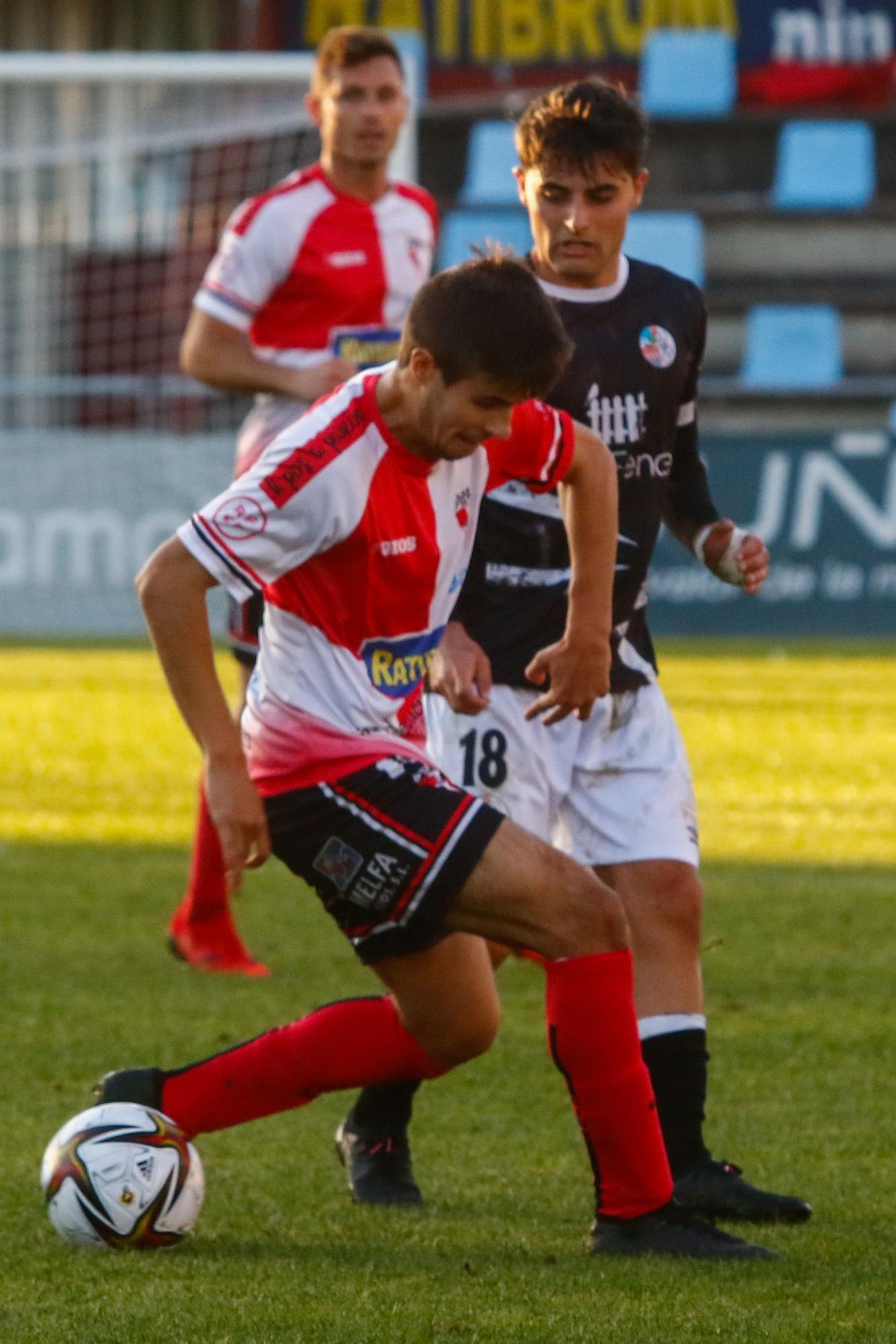 Las imágenes de la victoria del Arosa ante el Salamanca (1-0)