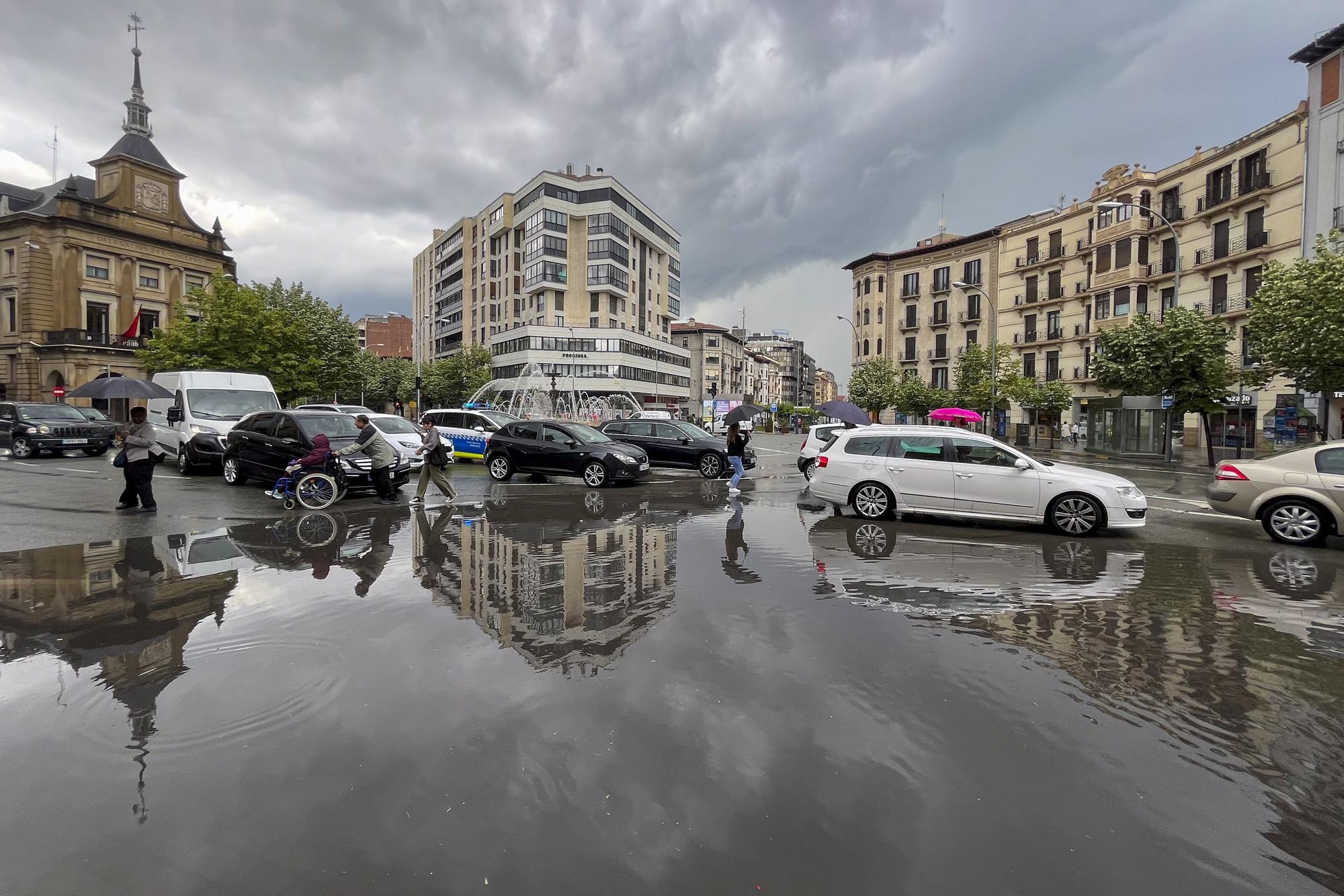 Una imagen de la lluvia en Pamplona. PIM