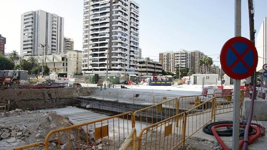 Obras en la Avda de Andalucía del Metro de la capital paralizadas.