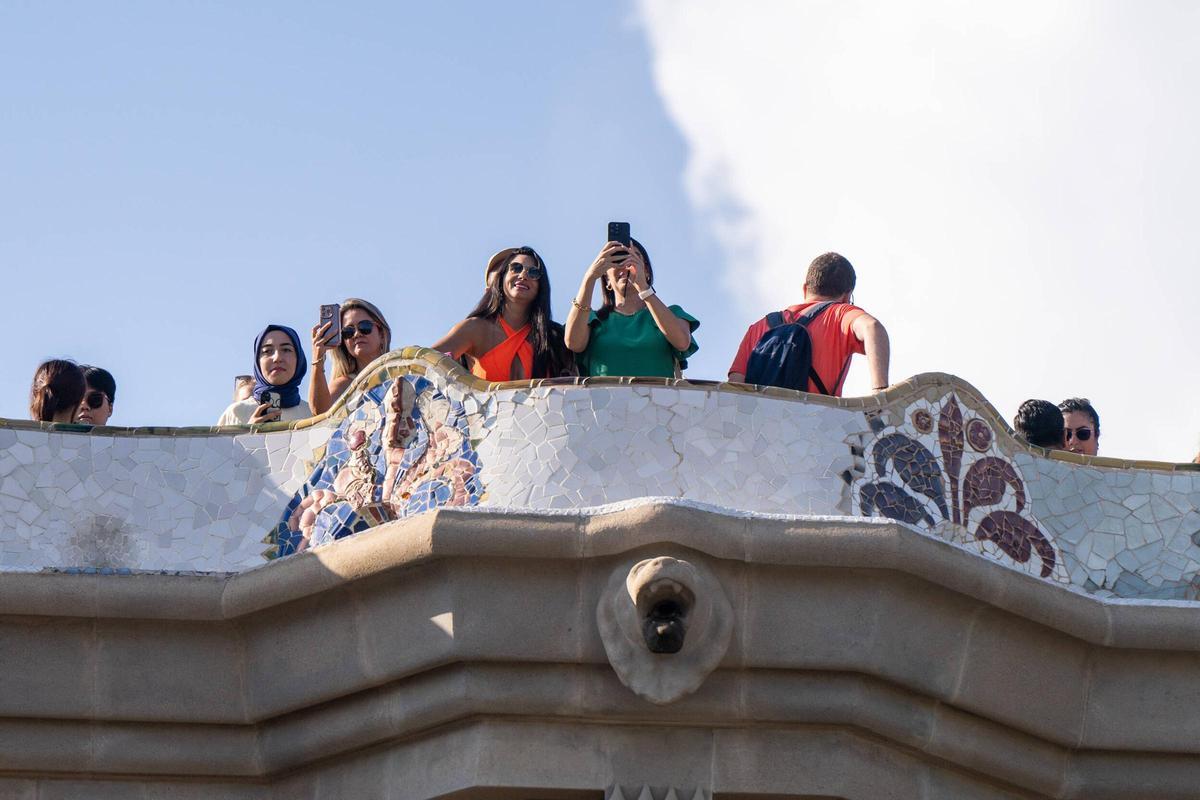 Fotos desd la plaza de la Natura del Park Güell, este lunes