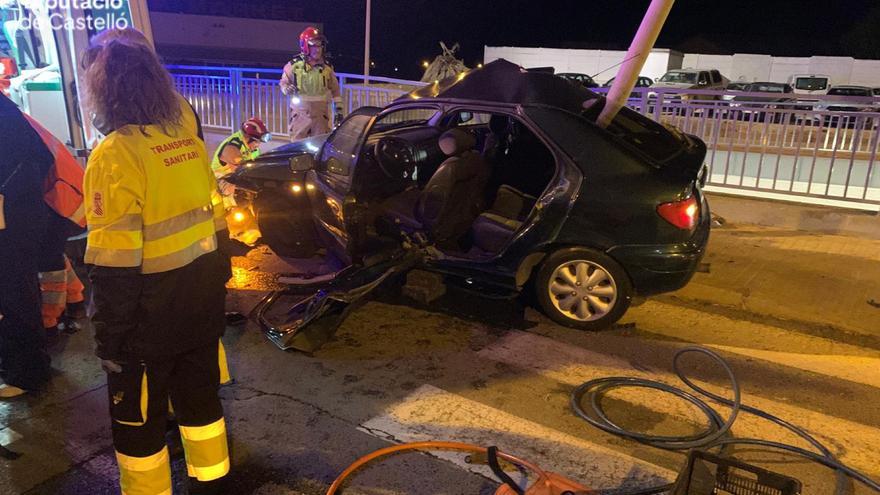 Cuatro personas heridas de madrugada en un accidente de coche en Castellón