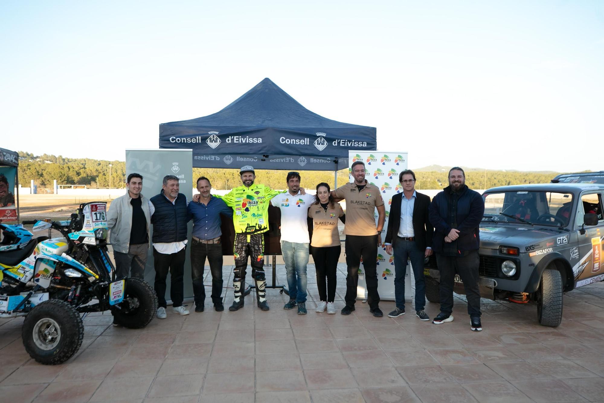 Descubre las fotos de la presentación de los corredores del Dakar en el hipódromo de Sant Rafel