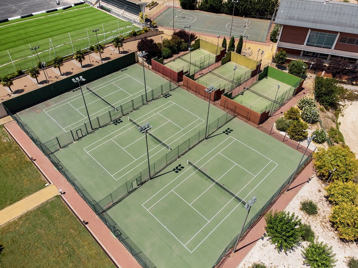 Vista panorámica de las pistas de tenis del Centro Deportivo de La Muela