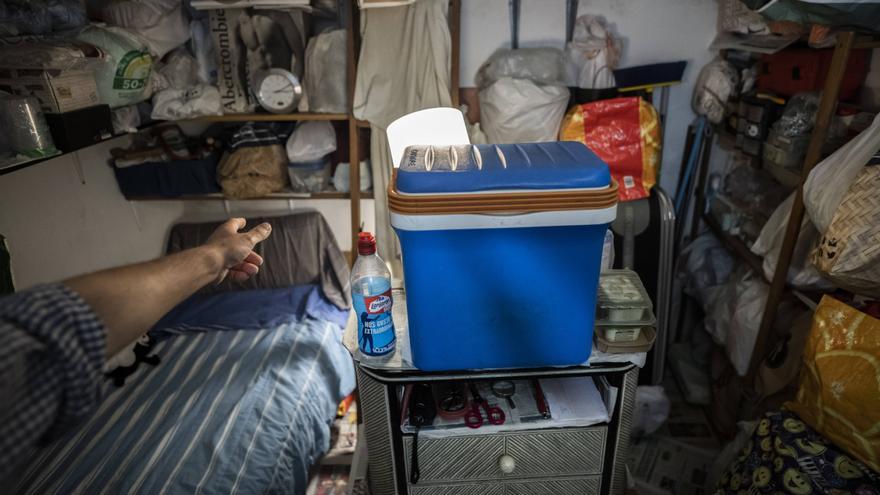 Servicios Sociales deniega la vivienda al hombre que vive en un trastero de Saïdia