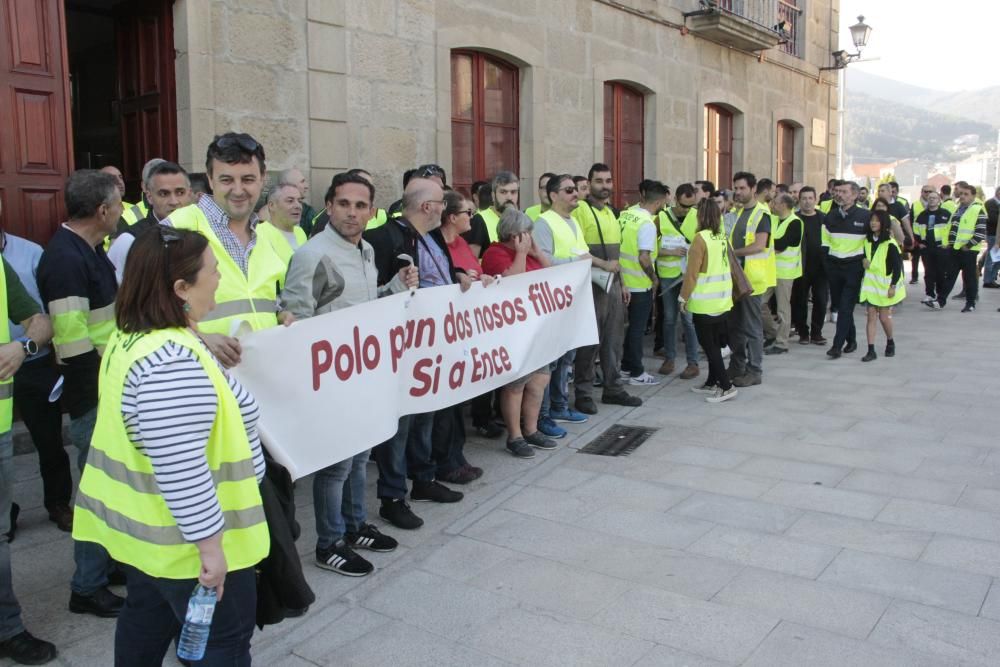 Pleno bronco en Poio por las protestas de los trabajadores de Ence