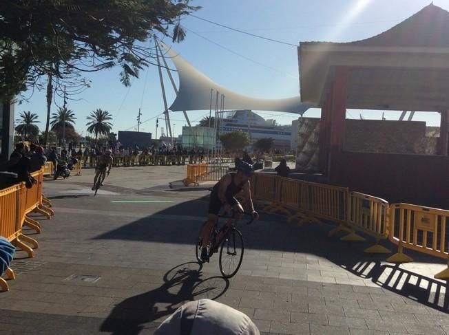 El triatlón se apodera de Las Palmas de Gran Canaria