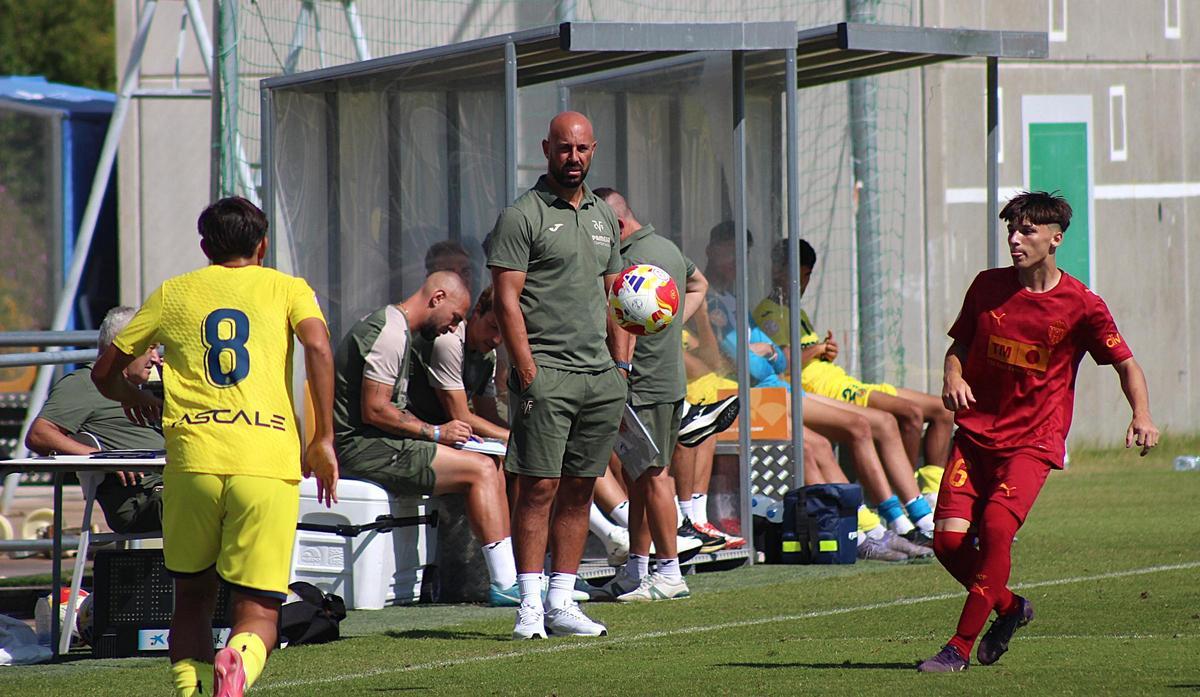 Pepe Reina, entrenador del juvenil A del Villarreal que busca el paso a los cuartos.