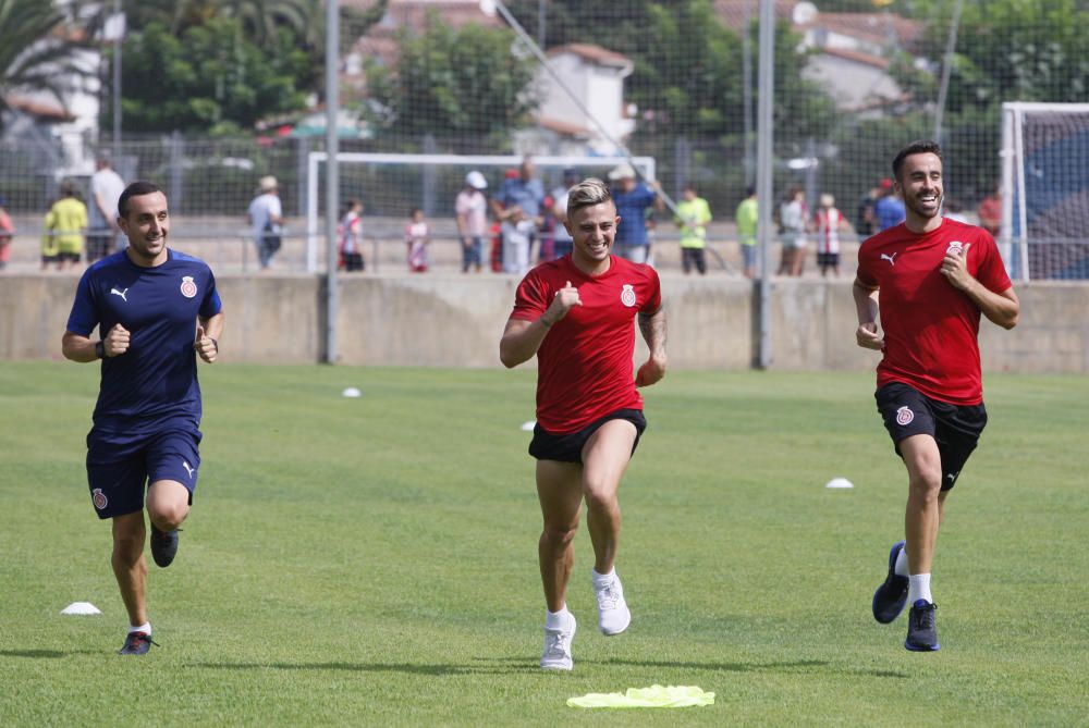 Entrenament de portes obertes del Girona FC a l'Escala