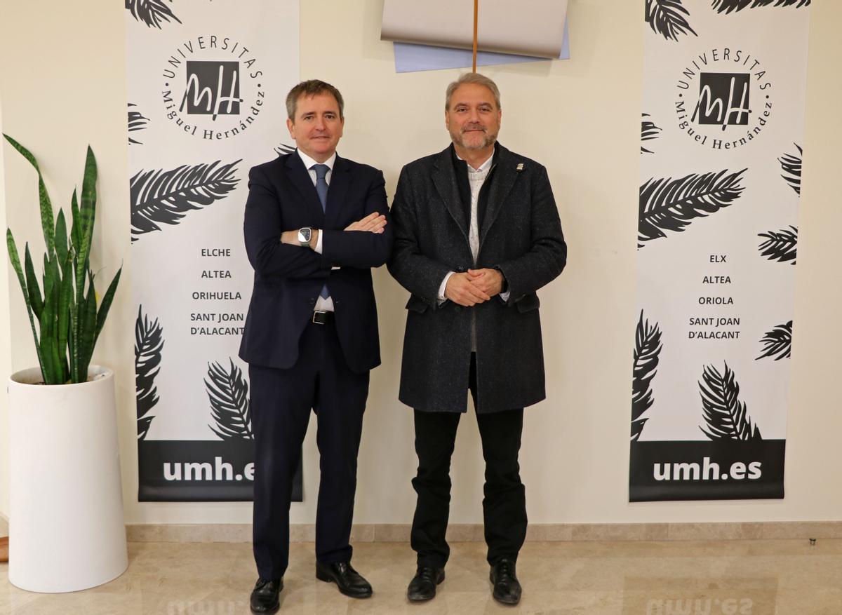 El rector de la Universidad Miguel Hernández (UMH) de Elche, Juan José Ruiz, y el director general de IMED Hospitales, Ángel Gómez.