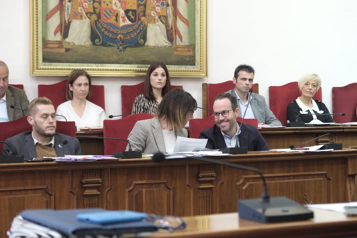 Bancada socialista en el pleno de Elche