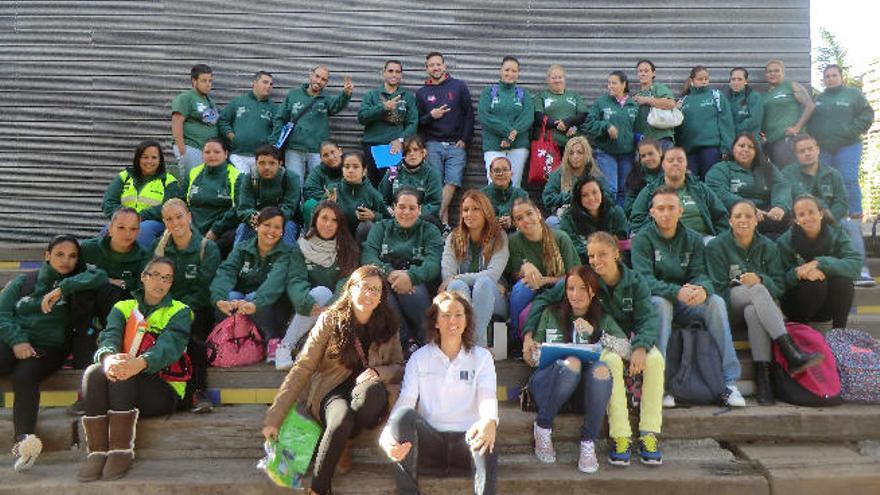 Asistentes a uno de los cursos de reciclaje del Cabildo.