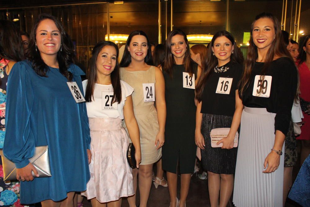 Las candidatas a fallera mayor de València visitan el concurso de teatro fallero