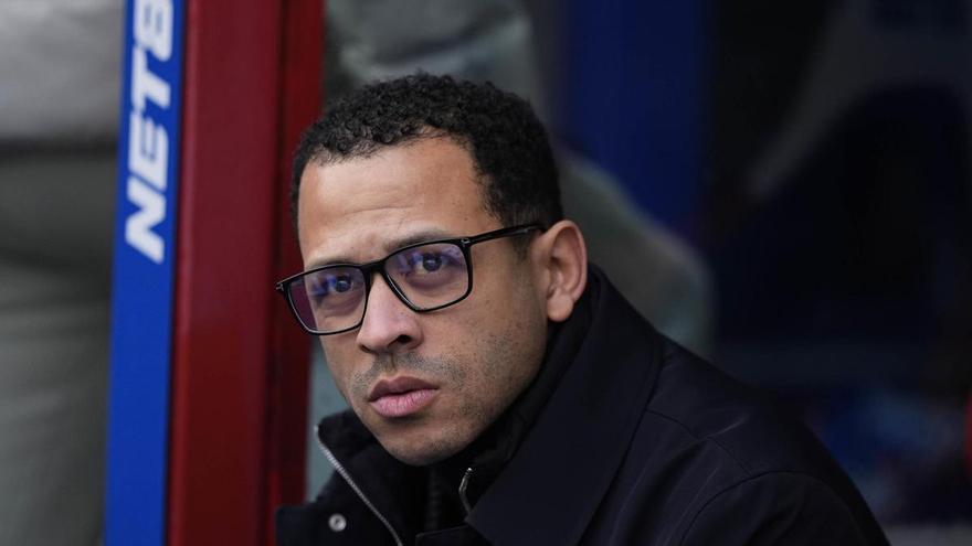 El Chelsea es una trituradora: despide a Rosenior después de tres meses y medio como entrenador