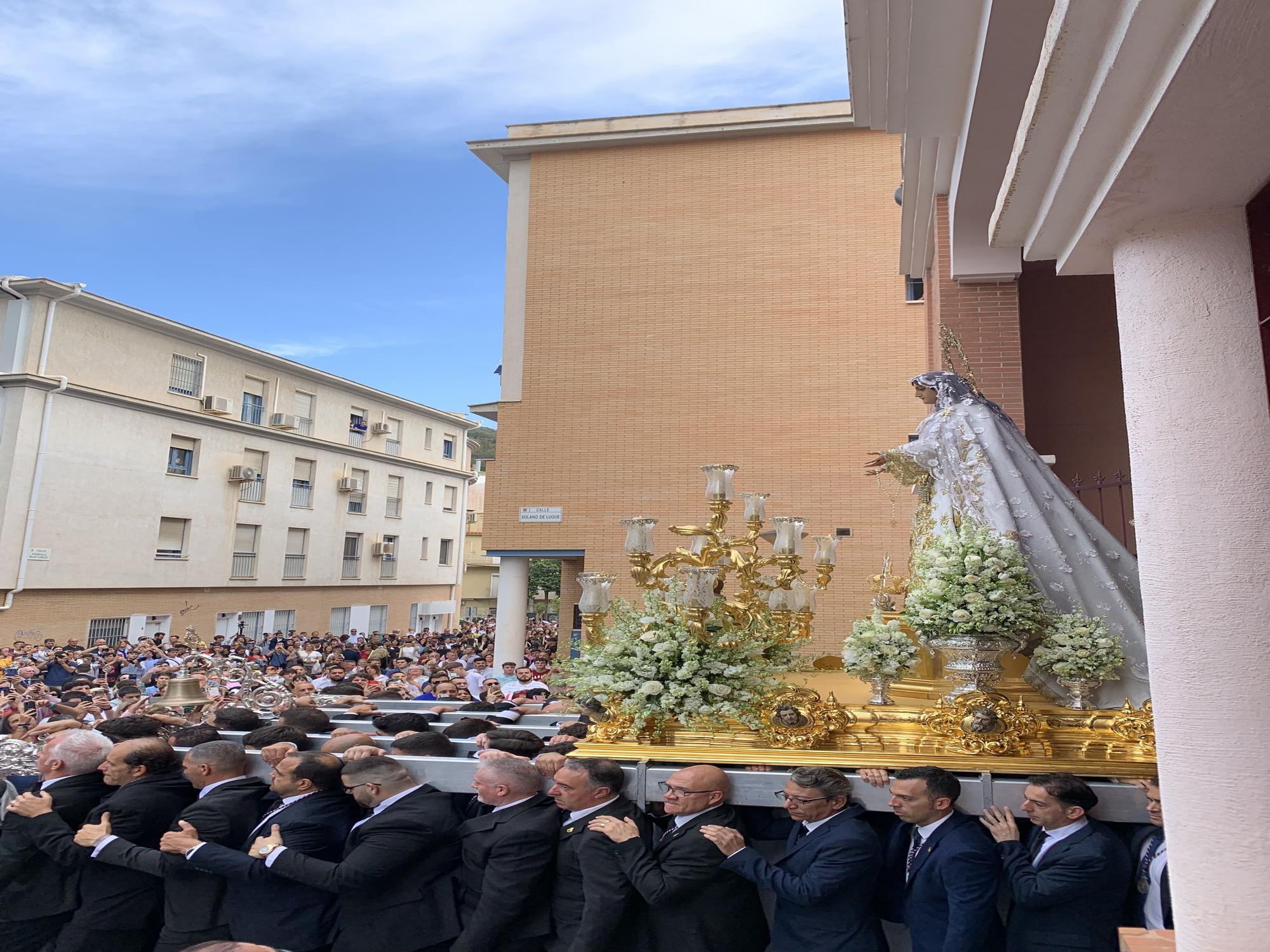 La procesión de la Virgen del Rocío por la Victoria y Lagunillas, en imágenes