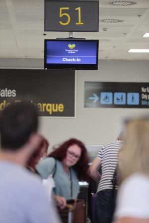 Pasajeros de Thomas Cook en el Tenerife Sur