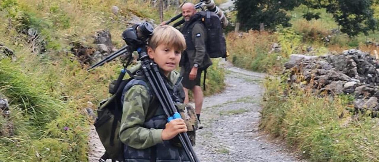 Maxi Díez, en una salida a la naturaleza con su equipo fotográfico.