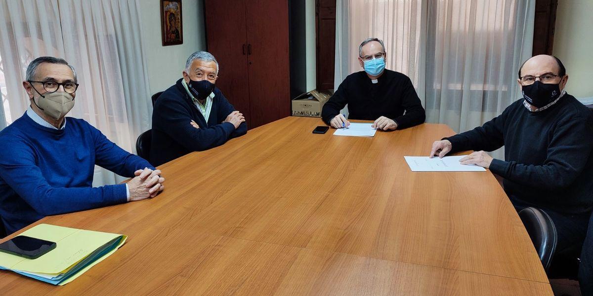Reunión de Jaime Martínez y Alfredo Royo con el vicario general, Javier Aparici.