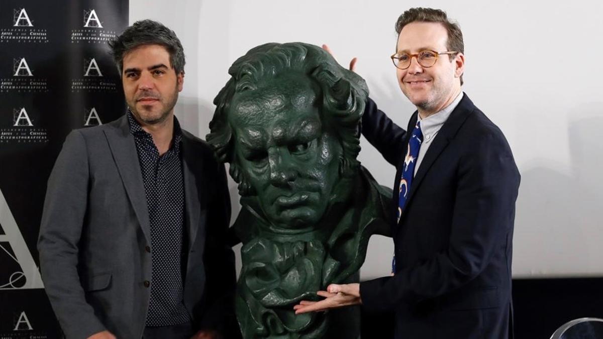 Joaquín Reyes (derecha) y Ernesto Sevilla, en la Acadmeia de Cine donde han presentado la gala de los Goya 2018.