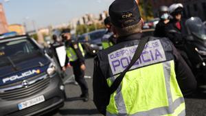 Control policial en un acceso a Madrid.