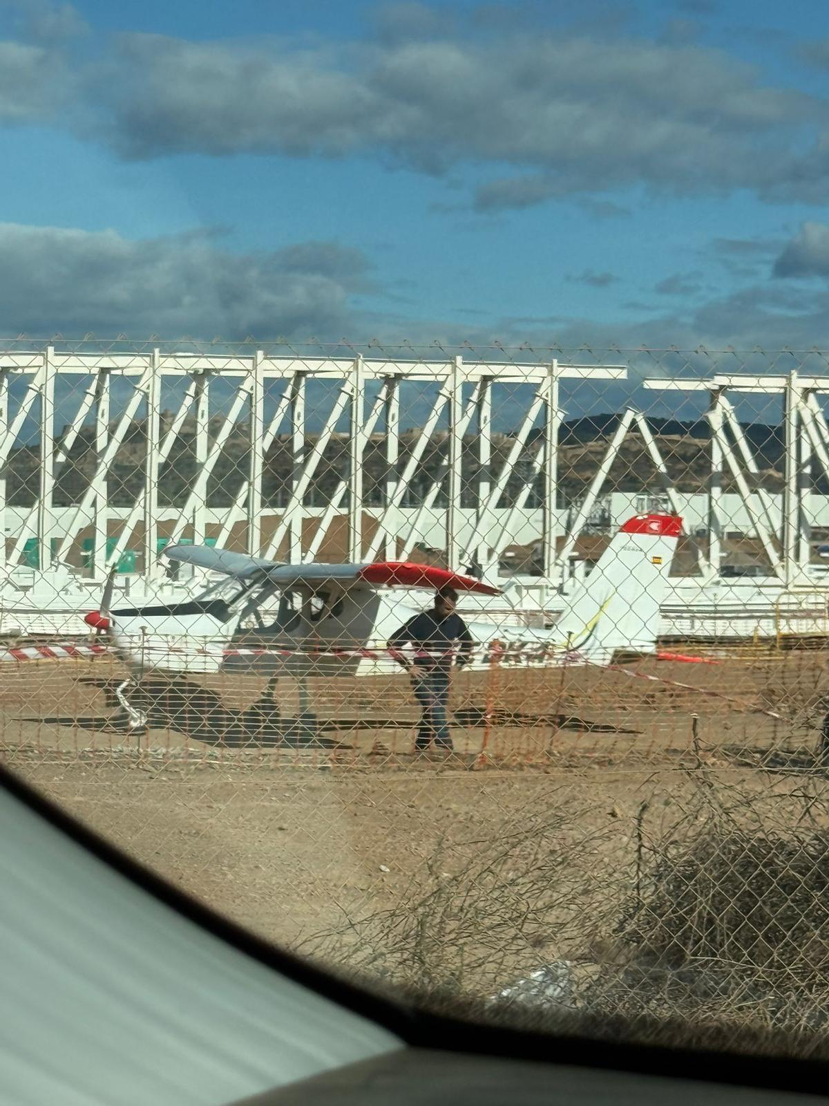 Aterrizaje de emergencia en Sagunt junto a las obras de la gigafactoría