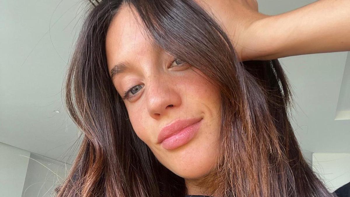 María Pedraza enseña su piercing septum más atrevido