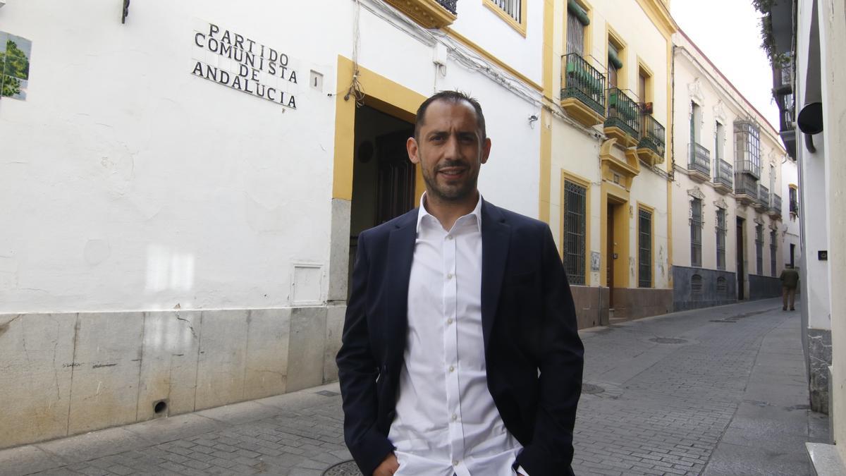Sebastián Pérez, actual secretario de Organización de IU en Córdoba, en la sede de su formación en Ambrosio de Morales.