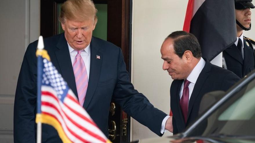 Trump recibe a Abdelfatah al Sisi en la Casa Blanca y elogia su trabajo