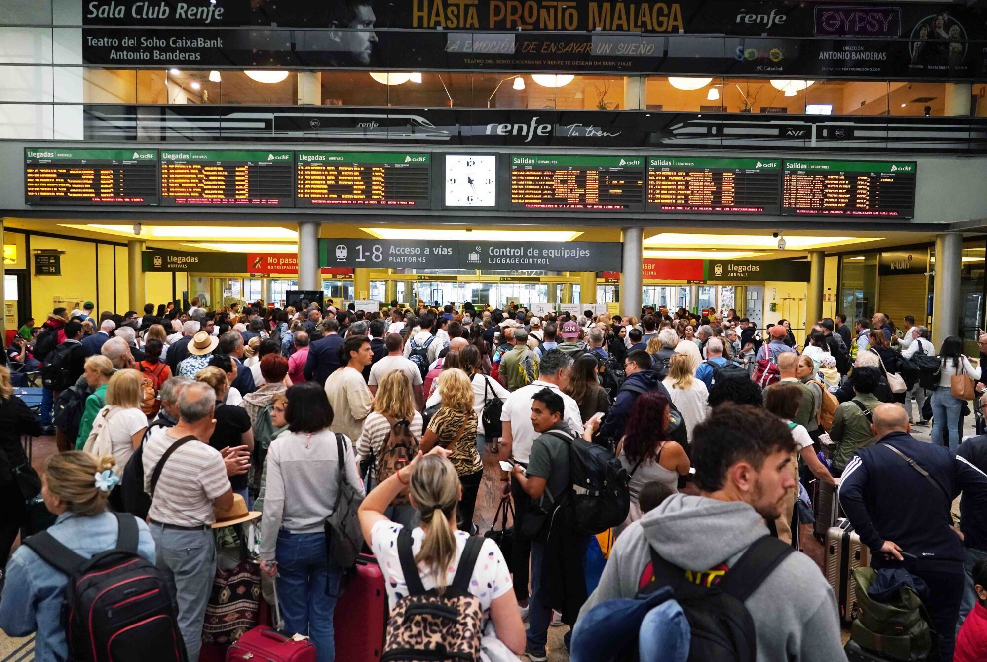Las imágenes del apagón en la estación María Zambrano