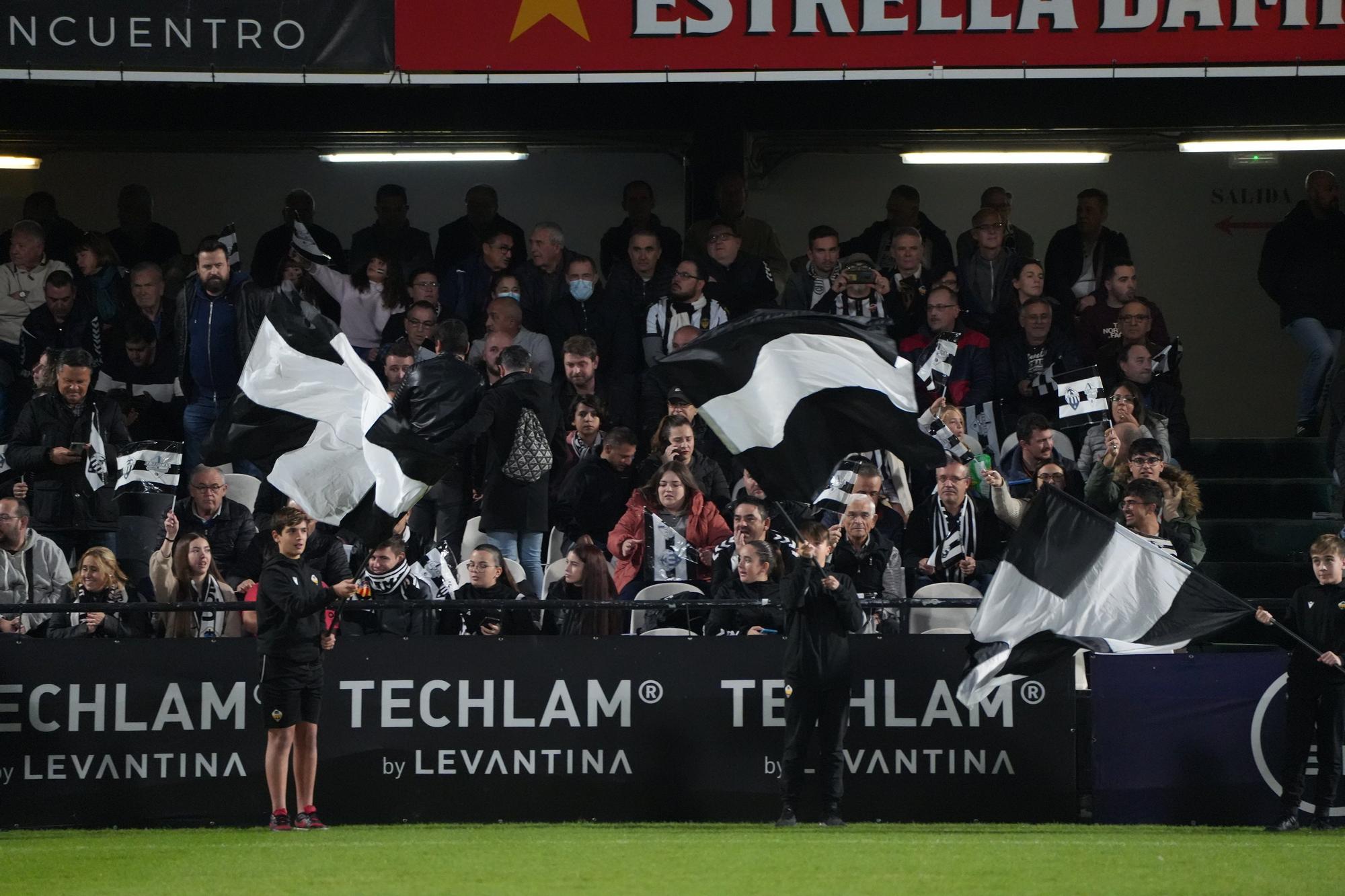 La afición del Castellón antes del partido