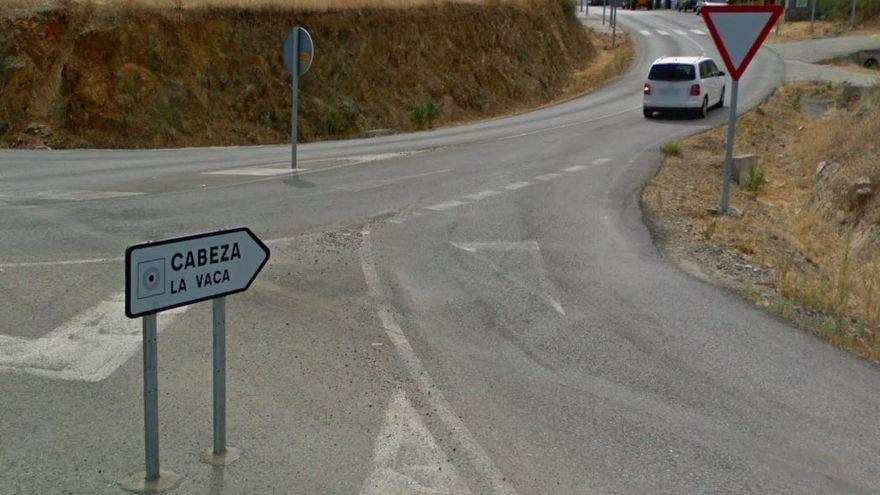 Señalética de acceso al municipio pacense de Cabeza la Vaca.