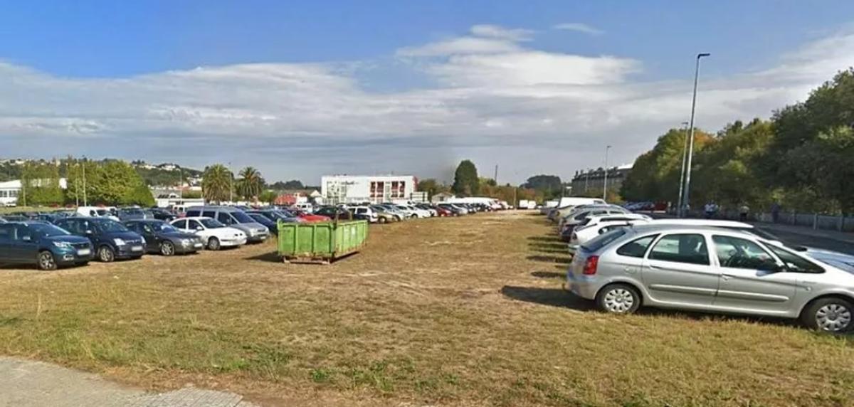 Zona que se utiliza actualmente de estacionamiento en O Carregal.