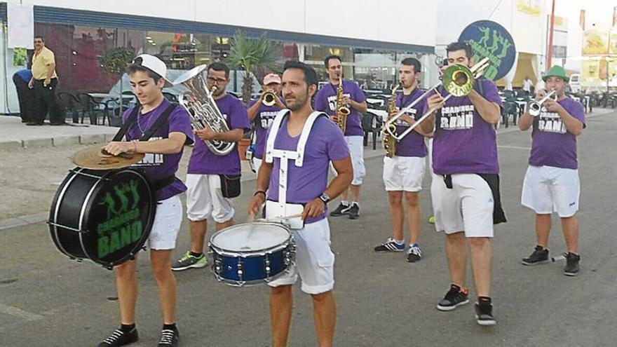 El desfile y el encendido inauguran Santiaguito