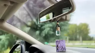 La DGT te podría multar por llevar el ambientador en el coche