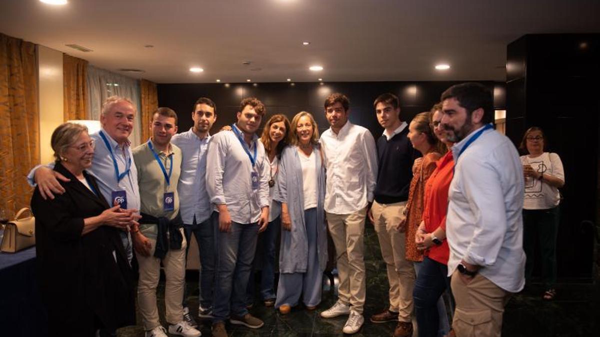 Dirigentes y militantes del Partido Popular en A Coruña, en el hotel Atlántico, tras conocer los resultados.