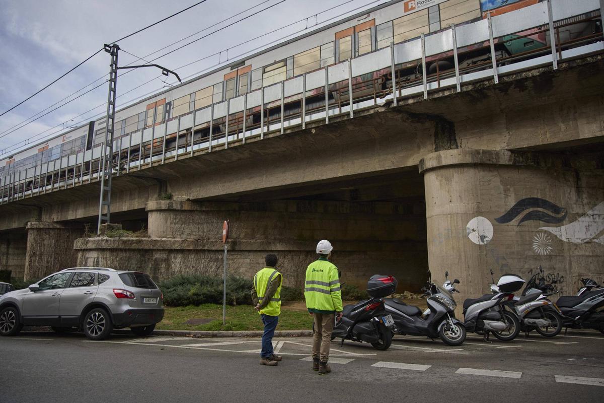 Les fotos de la revisió del viaducte de Girona per part d'Adif