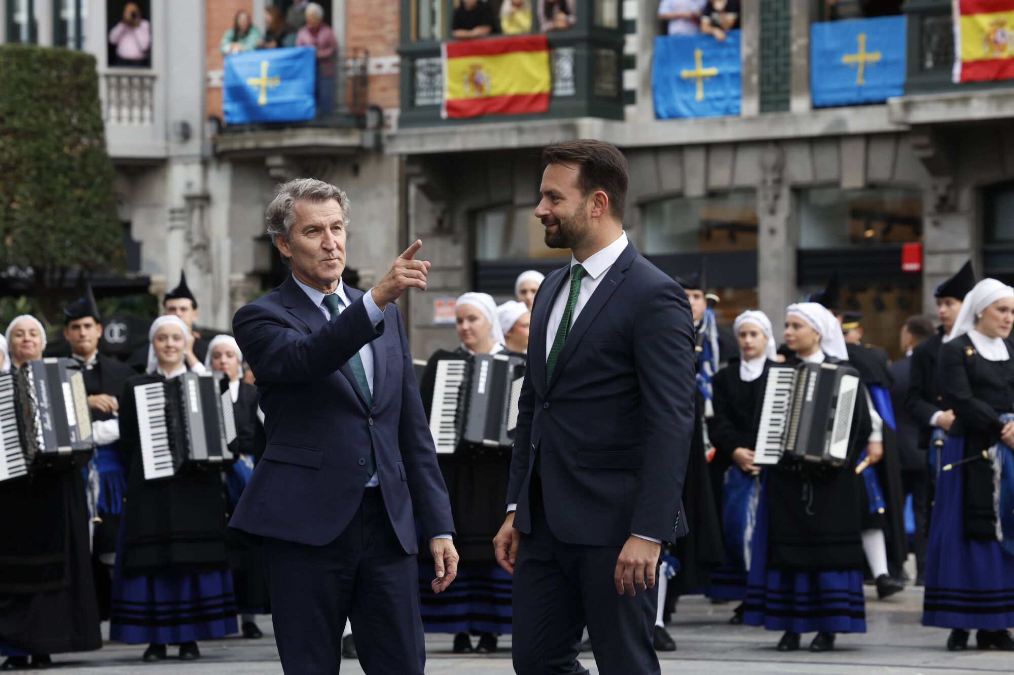  Así fue la llegada de los invitados a los premios "Princesa de Asturias" y su paso por la alfombra azul