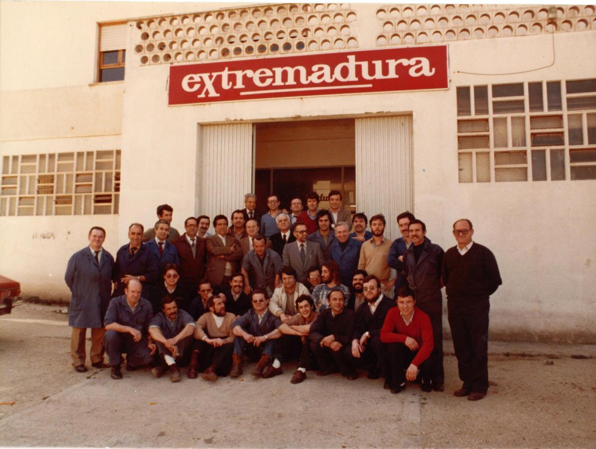 Imagen de la redacción de El Periódico Extremadura en Camino Llano, en los 80.